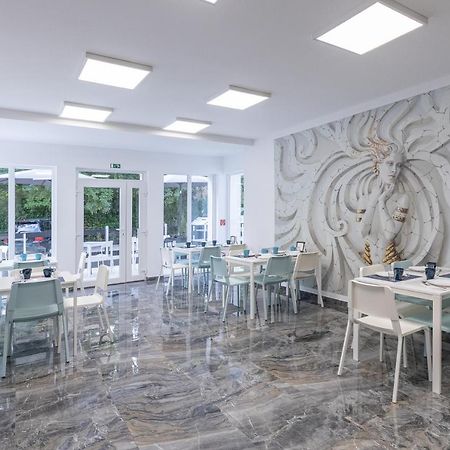 Panzio 81 Bed & Breakfast Hajduszoboszlo Exterior photo